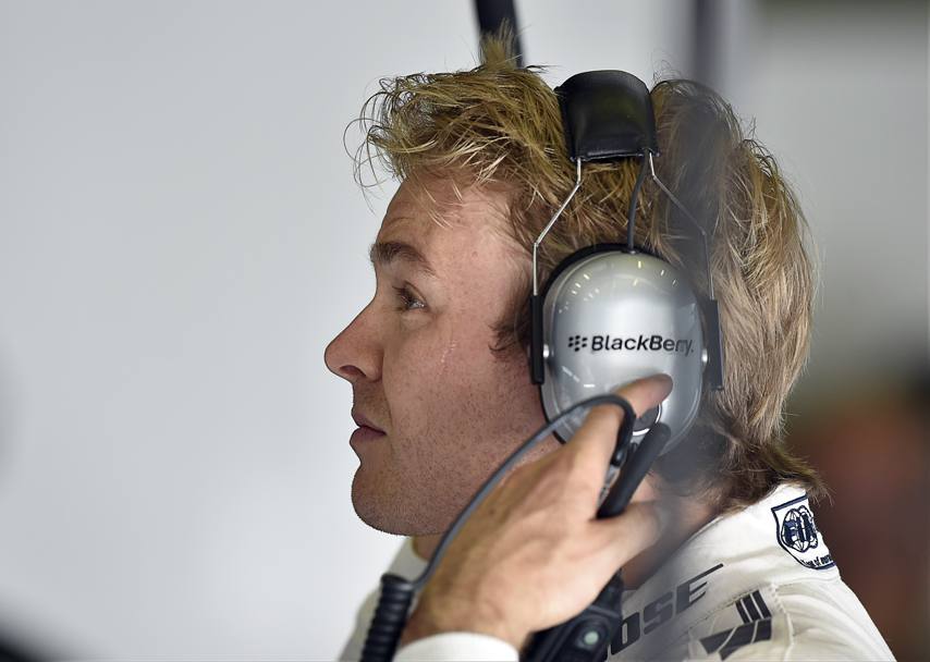 Nico Rosberg ai box (Afp)